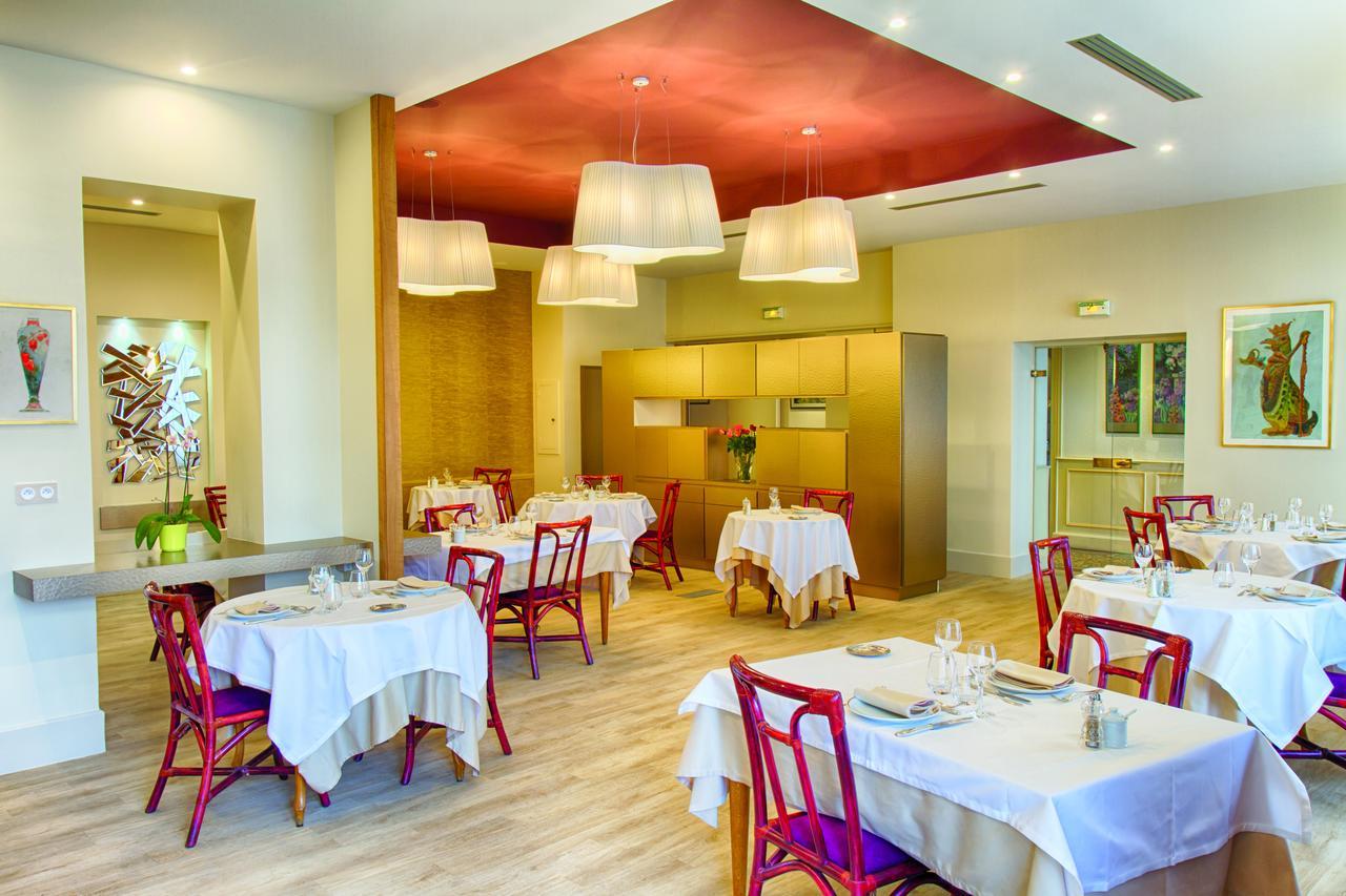Hotel Restaurant Le Parc Moulins  Exterior photo