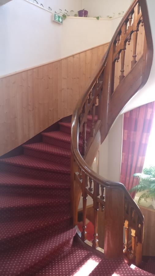 Hotel Restaurant Le Parc Moulins  Exterior photo