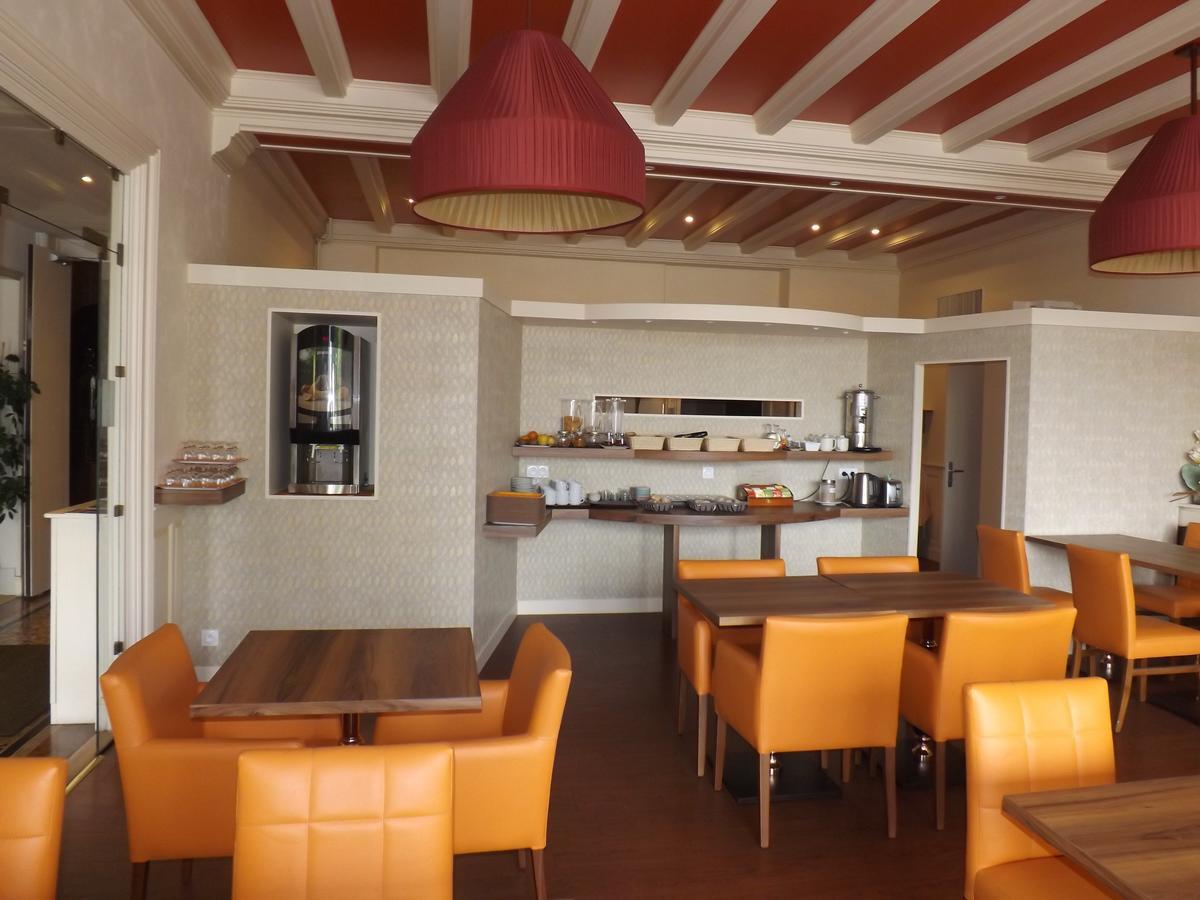 Hotel Restaurant Le Parc Moulins  Exterior photo