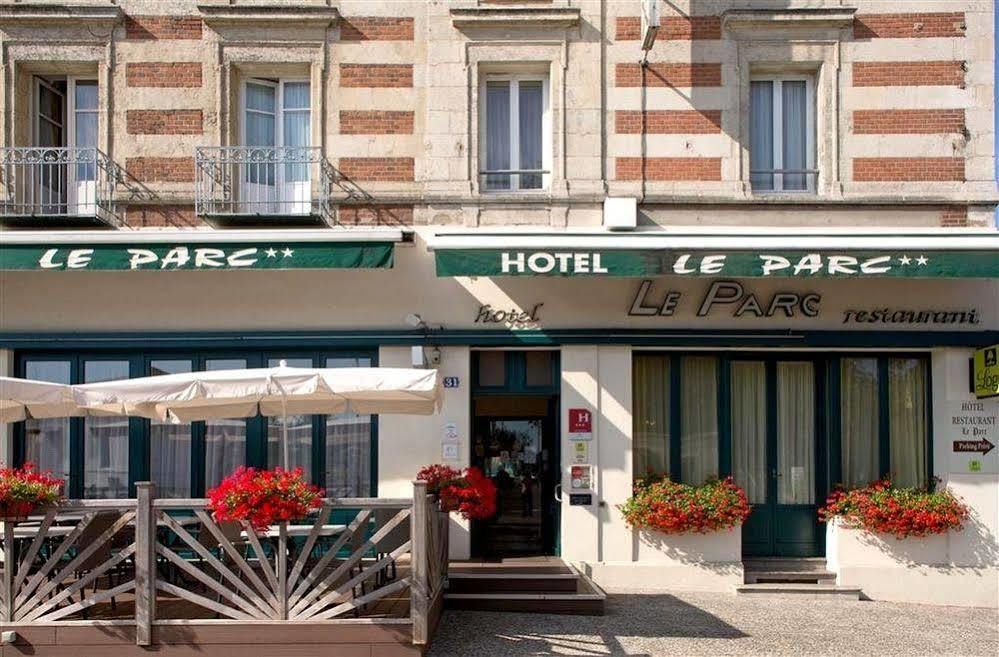 Hotel Restaurant Le Parc Moulins  Exterior photo